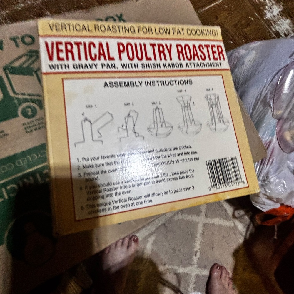 Vertical Poultry Roaster with Gravy Pan‎